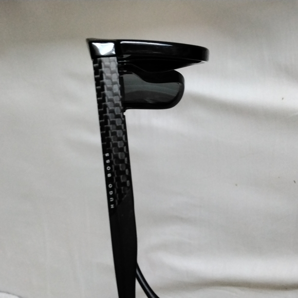 HUGO BOSS MEN'S POLARIZED SUNGLASSES - Picture 11 of 15